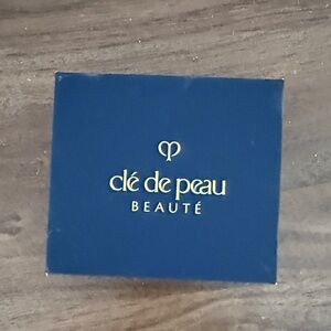 Clé de Peau Beauté guasha